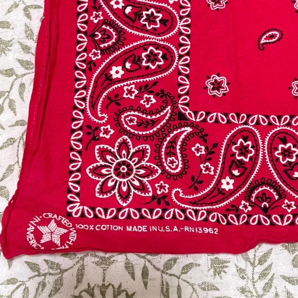 VTG USA 100% Cotton Cherry‎ Red Bandana Handkerchief Floral Paisley Rave 13962